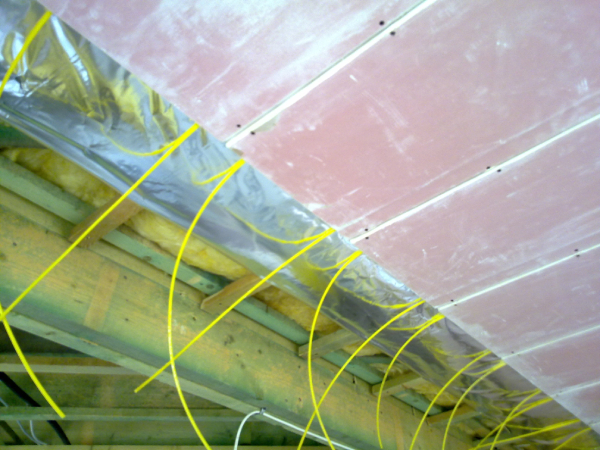 Gipszkarton táblás mennyezethűtési rendszer